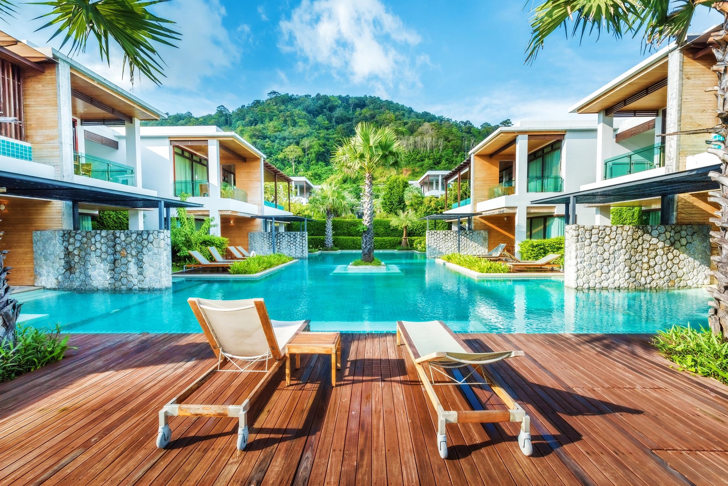 Wyndham Sea Pearl Resort, Phuket Patong Екстериор снимка The swimming pool at the resort