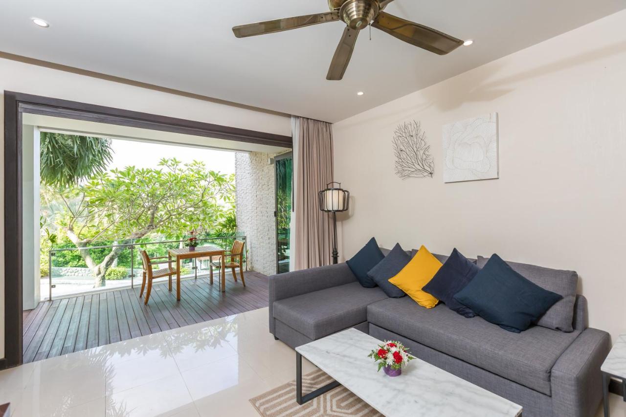 Wyndham Sea Pearl Resort, Phuket Patong Екстериор снимка A living room with a ceiling fan
