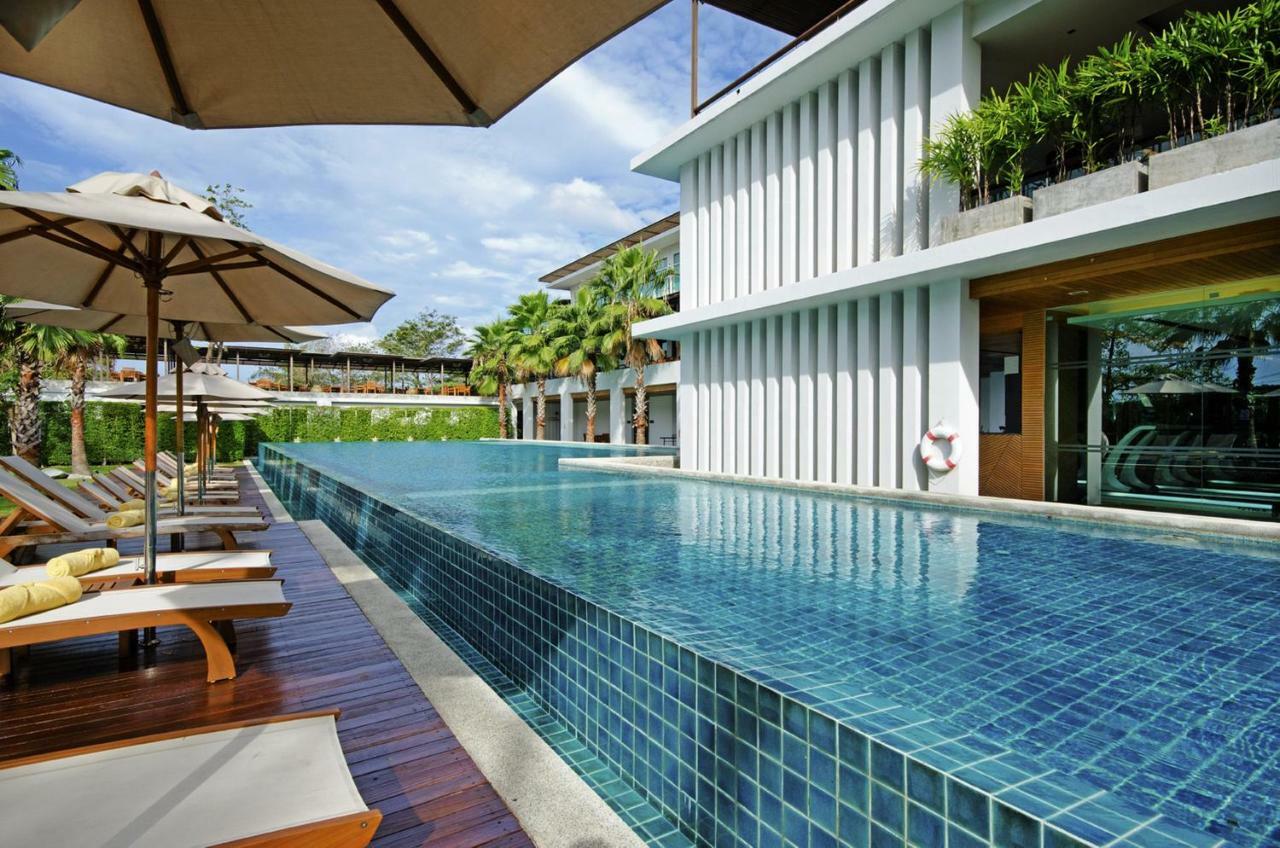 Wyndham Sea Pearl Resort, Phuket Patong Екстериор снимка The swimming pool at the hotel