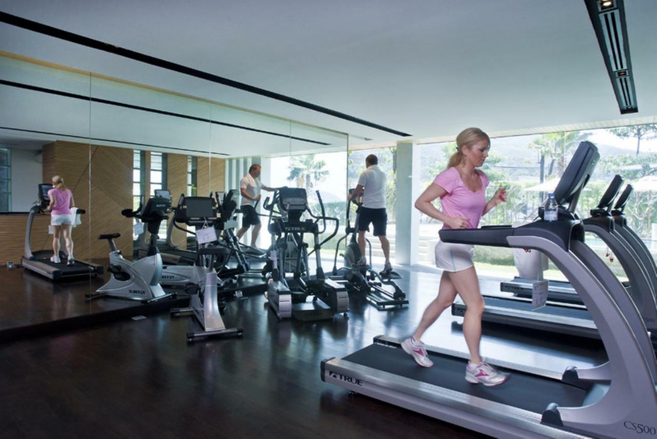 Wyndham Sea Pearl Resort, Phuket Patong Екстериор снимка A treadmill in a gym