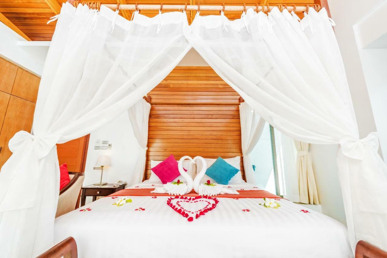 Wyndham Sea Pearl Resort, Phuket Patong Екстериор снимка A bed with a canopy