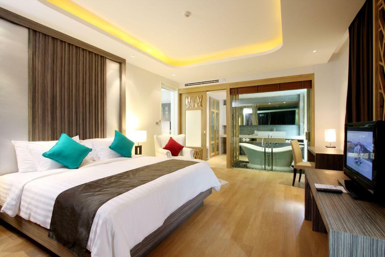 Wyndham Sea Pearl Resort, Phuket Patong Екстериор снимка Deluxe Suite
