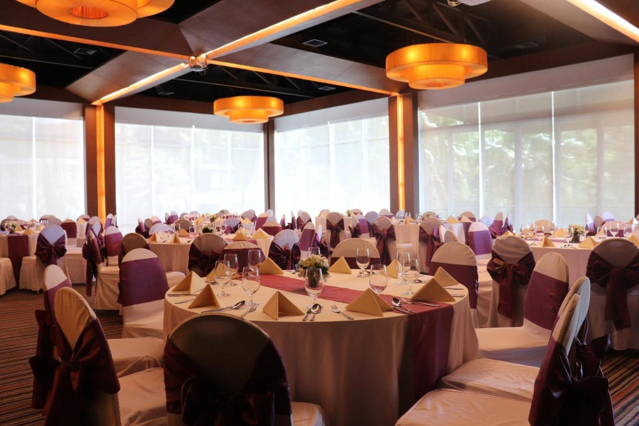Wyndham Sea Pearl Resort, Phuket Patong Екстериор снимка The ballroom